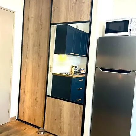 *la Brise Marine*piscine*parking*clim* Appartement Le Grau-du-Roi